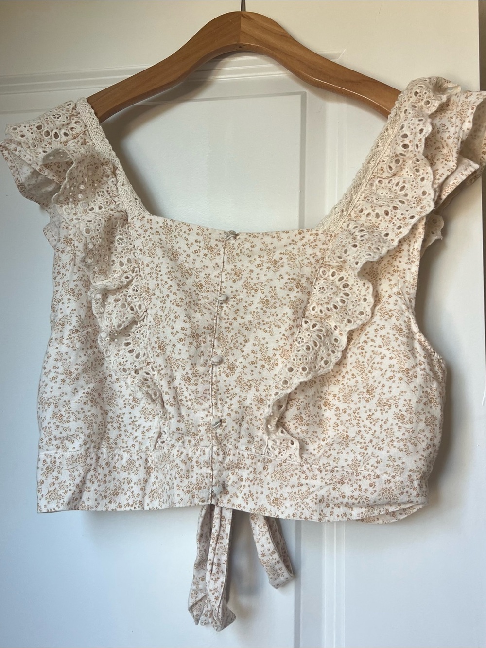 American Eagle Outfitters Cream Floral Eyelet Ruffle Crop Top